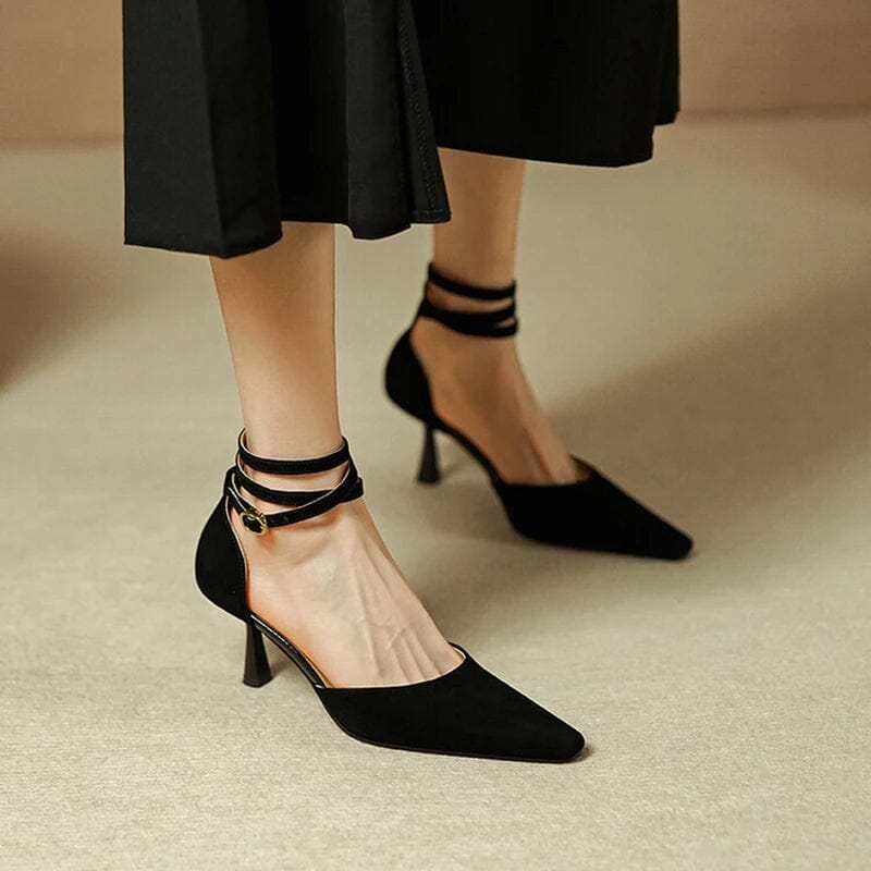 Sapato Feminino De Camurça Salto Alto De Bico Fino - Gaya Florelle Preto 32 
